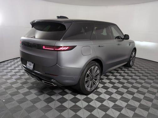 2025 Land Rover Range Rover Sport SE
