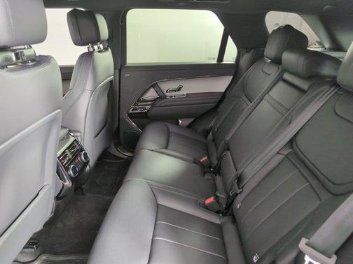 2025 Land Rover Range Rover Sport SE