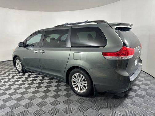 2014 Toyota Sienna XLE