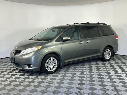 2014 Toyota Sienna XLE