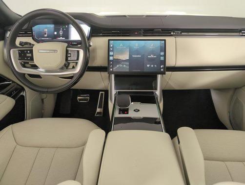 2025 Land Rover Range Rover P400 SE