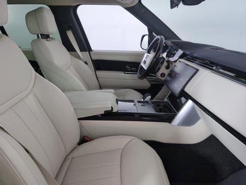 2025 Land Rover Range Rover P400 SE