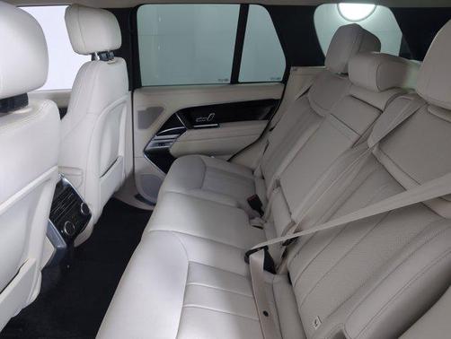 2025 Land Rover Range Rover P400 SE