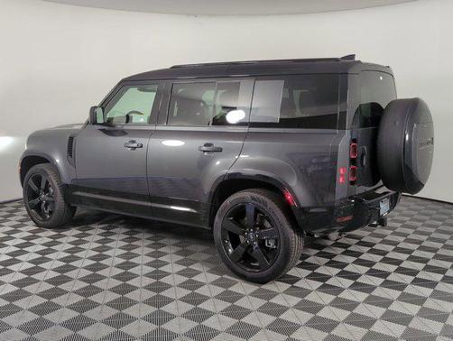 2025 Land Rover Defender 110 P400 X-Dynamic SE