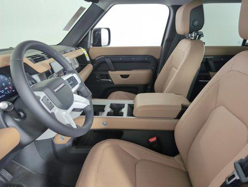 2025 Land Rover Defender 110 P400 X-Dynamic SE