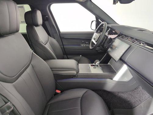 2025 Land Rover Range Rover P530 SE 7 Seat