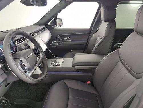 2025 Land Rover Range Rover P530 SE 7 Seat