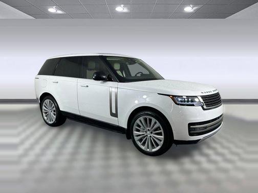 2025 Land Rover Range Rover P530 SE
