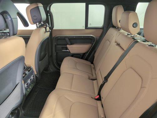 2025 Land Rover Defender 110 P500 X-Dynamic SE