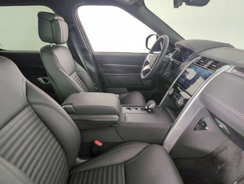 2025 Land Rover Discovery P360 Metropolitan Edition