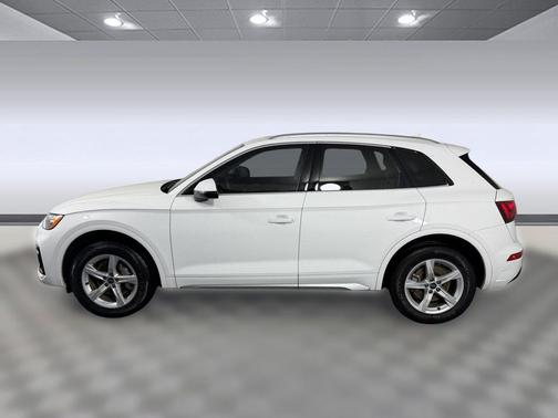 Ibis White 2023 Audi Q5 40 Premium