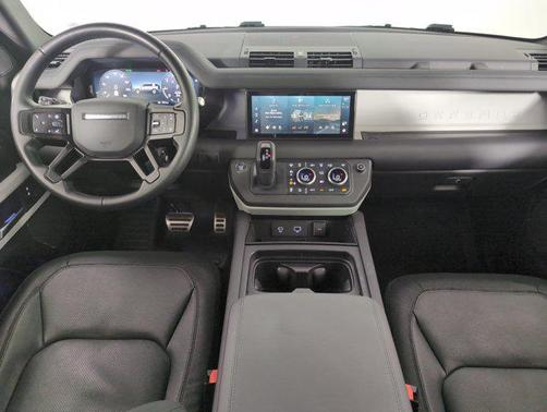 2024 Land Rover Defender 110 P400 X-Dynamic SE