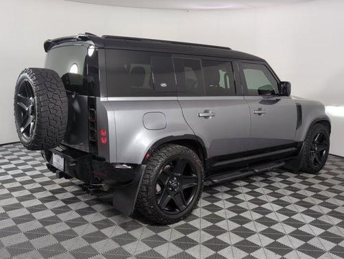 2024 Land Rover Defender 110 P400 X-Dynamic SE