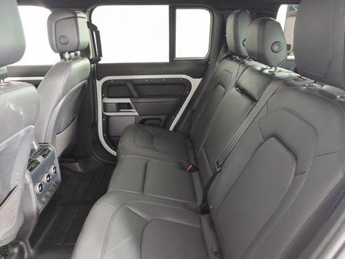 2024 Land Rover Defender 110 P300