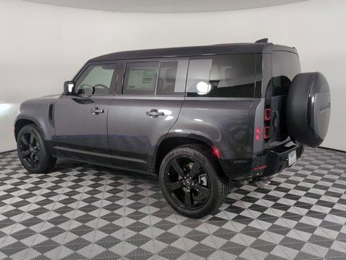 2025 Land Rover Defender 110 P500 X-Dynamic SE