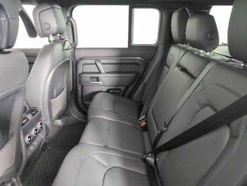 2025 Land Rover Defender 110 P500 X-Dynamic SE