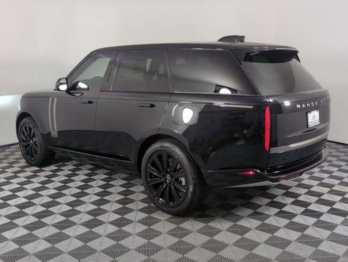 2025 Land Rover Range Rover P550e SE