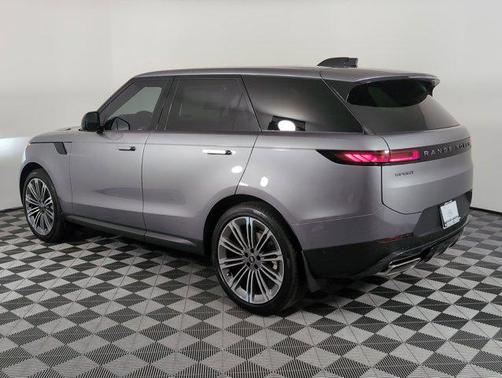 2025 Land Rover Range Rover Sport SE