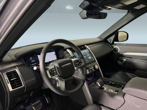 2024 Land Rover Discovery P300 Dynamic SE