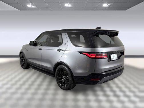 2024 Land Rover Discovery P300 Dynamic SE