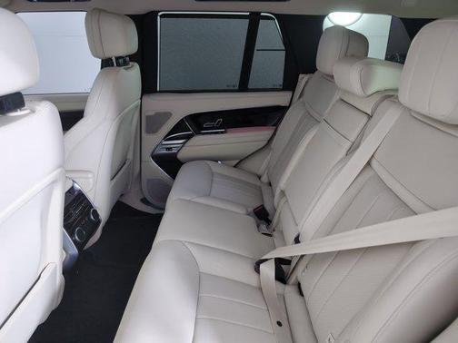 2025 Land Rover Range Rover P530 SE