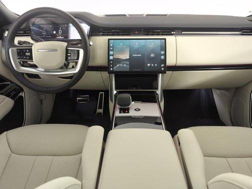 2025 Land Rover Range Rover P530 SE