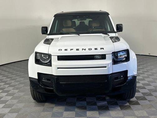 2025 Land Rover Defender V8