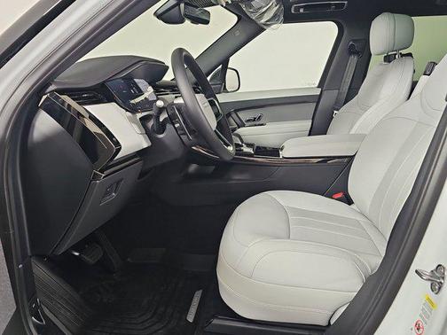 2025 Land Rover Range Rover Sport SE