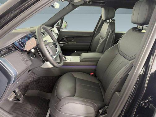 Santorini Black 2026 Land Rover Range Rover P400 SE