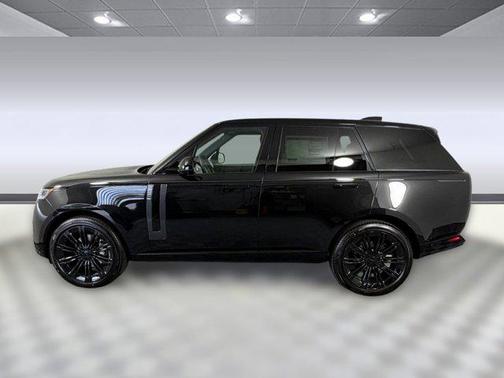 Santorini Black 2026 Land Rover Range Rover P400 SE