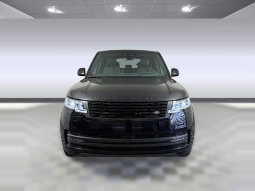 Santorini Black 2026 Land Rover Range Rover P400 SE