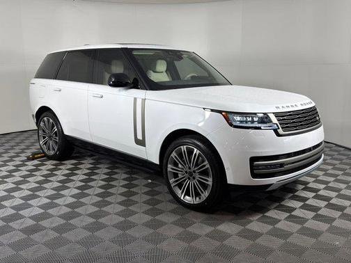 2026 Land Rover Range Rover P530 SE