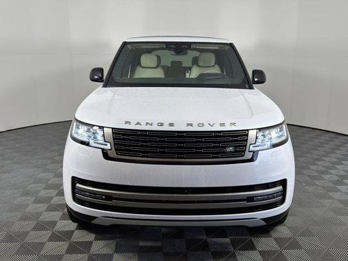 2026 Land Rover Range Rover P530 SE