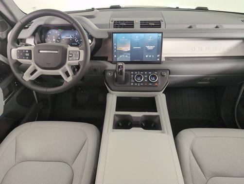 2025 Land Rover Defender 110 P400 X-Dynamic SE
