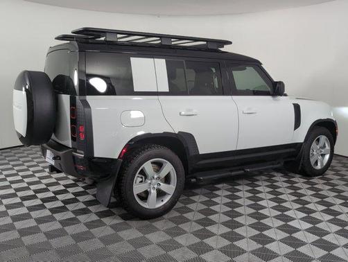 2025 Land Rover Defender 110 P400 X-Dynamic SE