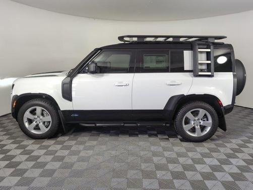 2025 Land Rover Defender 110 P400 X-Dynamic SE