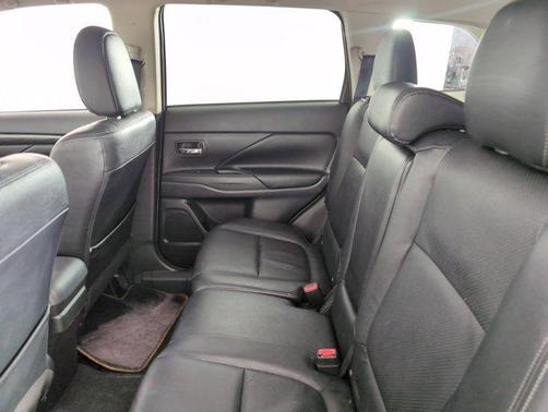 2016 Mitsubishi Outlander SE