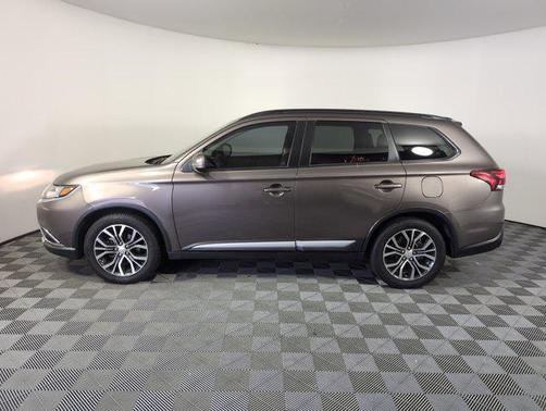 2016 Mitsubishi Outlander SE