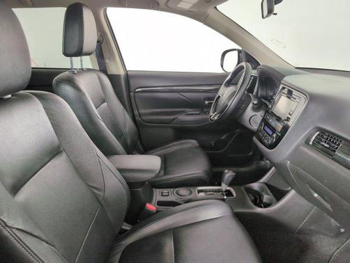 2016 Mitsubishi Outlander SE