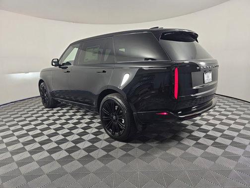 2025 Land Rover Range Rover P530 SE 7 Seat