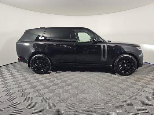 2025 Land Rover Range Rover P530 SE 7 Seat