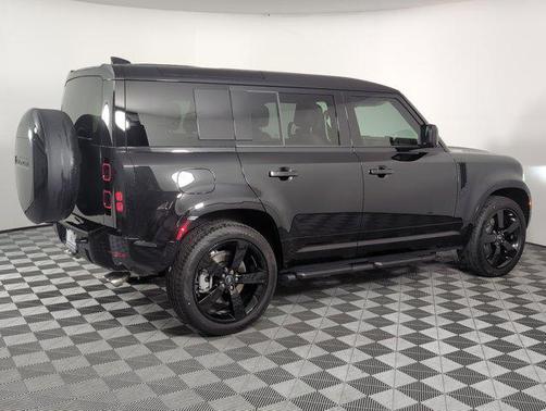 2025 Land Rover Defender 110 P500 X-Dynamic SE