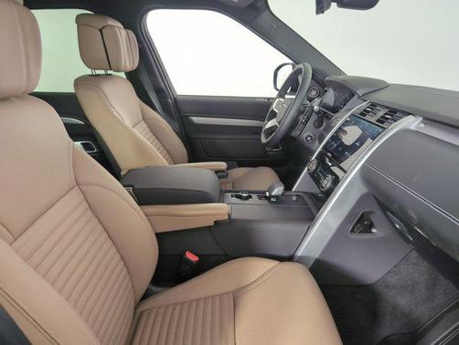2025 Land Rover Discovery P360 Dynamic SE