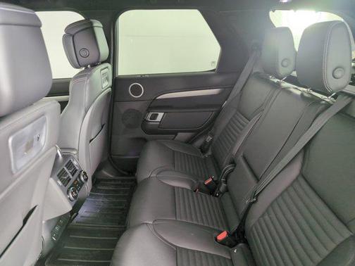 2025 Land Rover Discovery P300 Dynamic SE