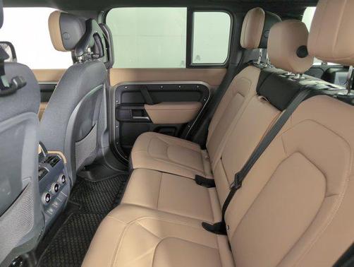 2025 Land Rover Defender 110 P400 X