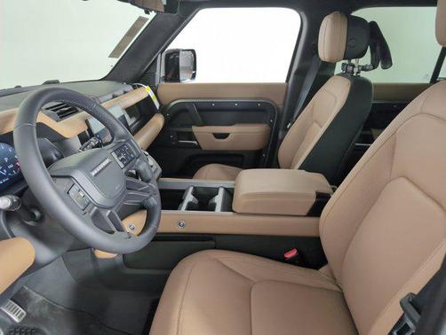 2025 Land Rover Defender 110 P400 X