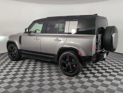 2025 Land Rover Defender 110 P400 X