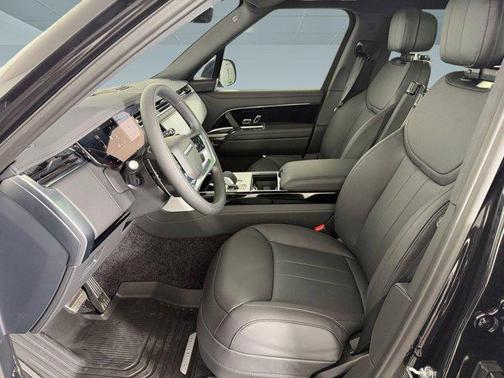 Santorini Black 2026 Land Rover Range Rover P400 SE 7 Seat