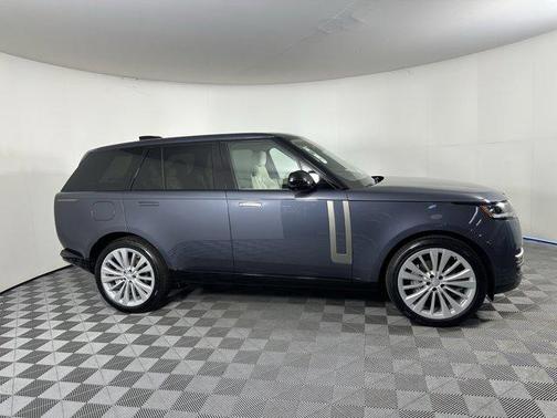 2025 Land Rover Range Rover P400 SE