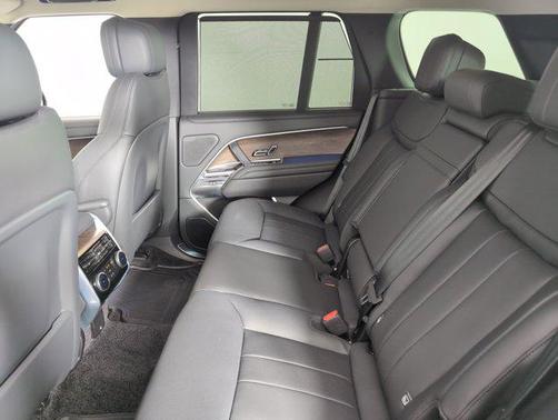 2025 Land Rover Range Rover P530 SE
